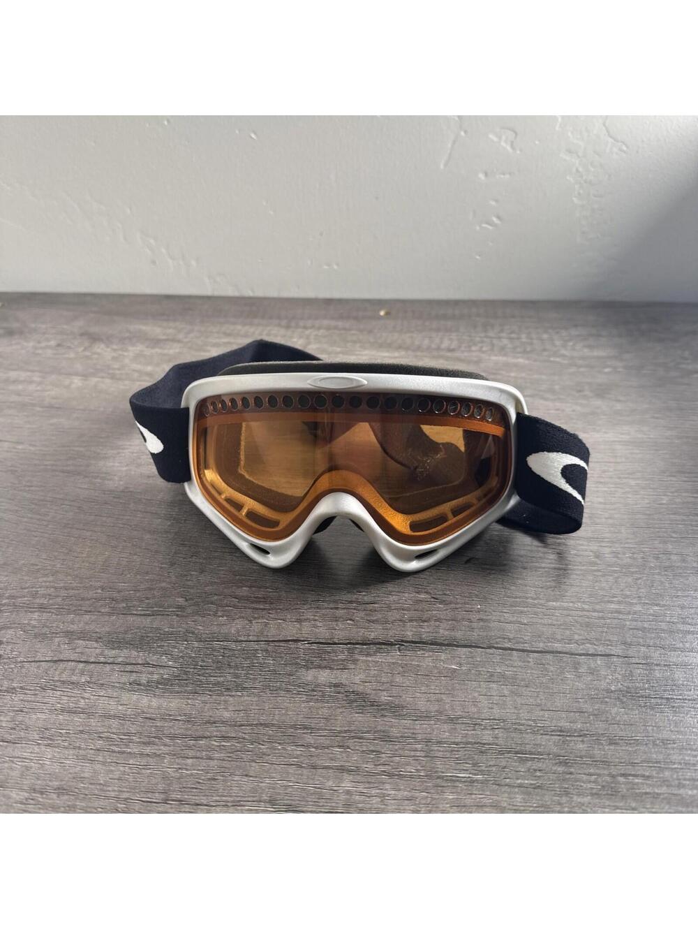 Oakley Ski/Snowboard Goggles Gold/Bronze Amber/Orange